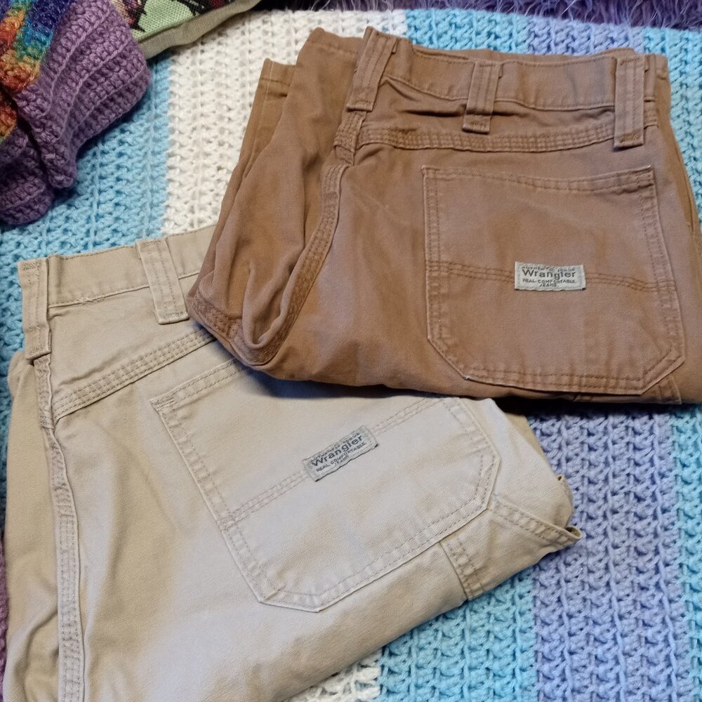 2 pair of men's shorts (wranglers)